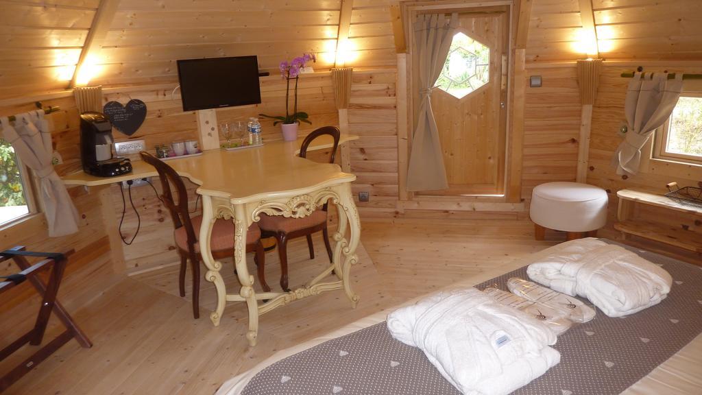 Bed and Breakfast Le Bassin Du Tertre Fronsac  Habitación foto